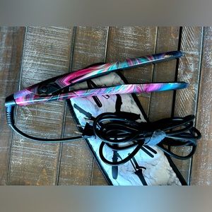 Bio-Ionic hair flat iron straightener.special addition